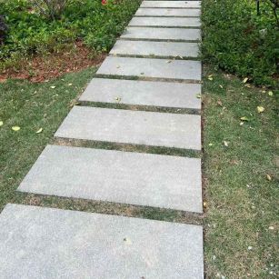  芝麻黑小区踏步、汀步石铺装效果