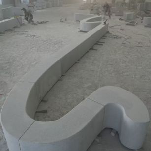  花岗岩整石坐凳拼装