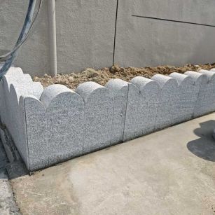  芝麻白花岗岩花边石铺装效果图