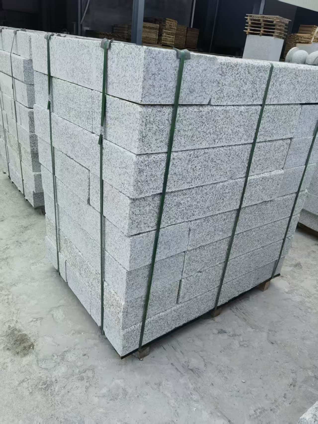  芙蓉白火烧两面路沿石