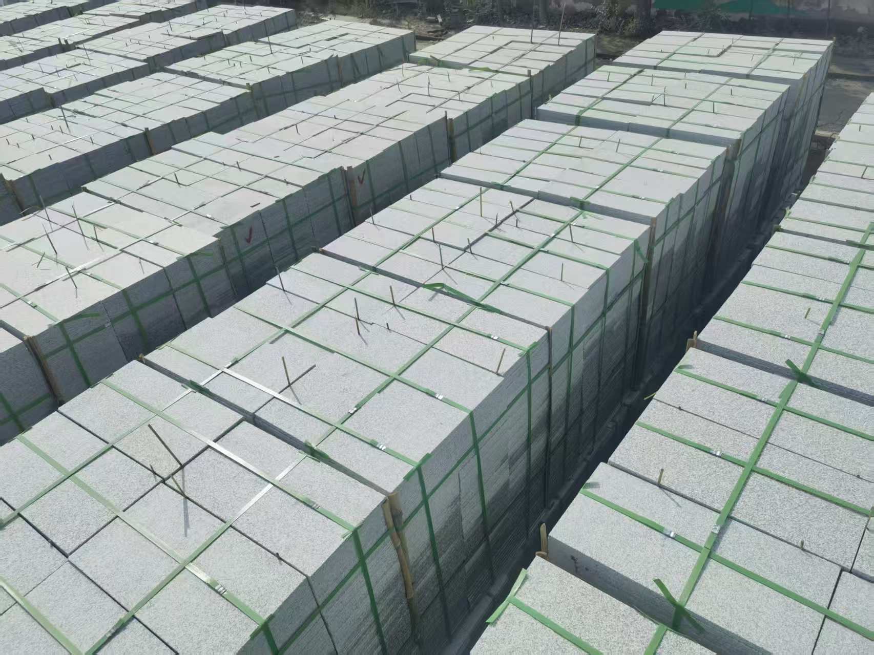  芝麻白1.8公分火烧300*600地铺，清仓大甩卖