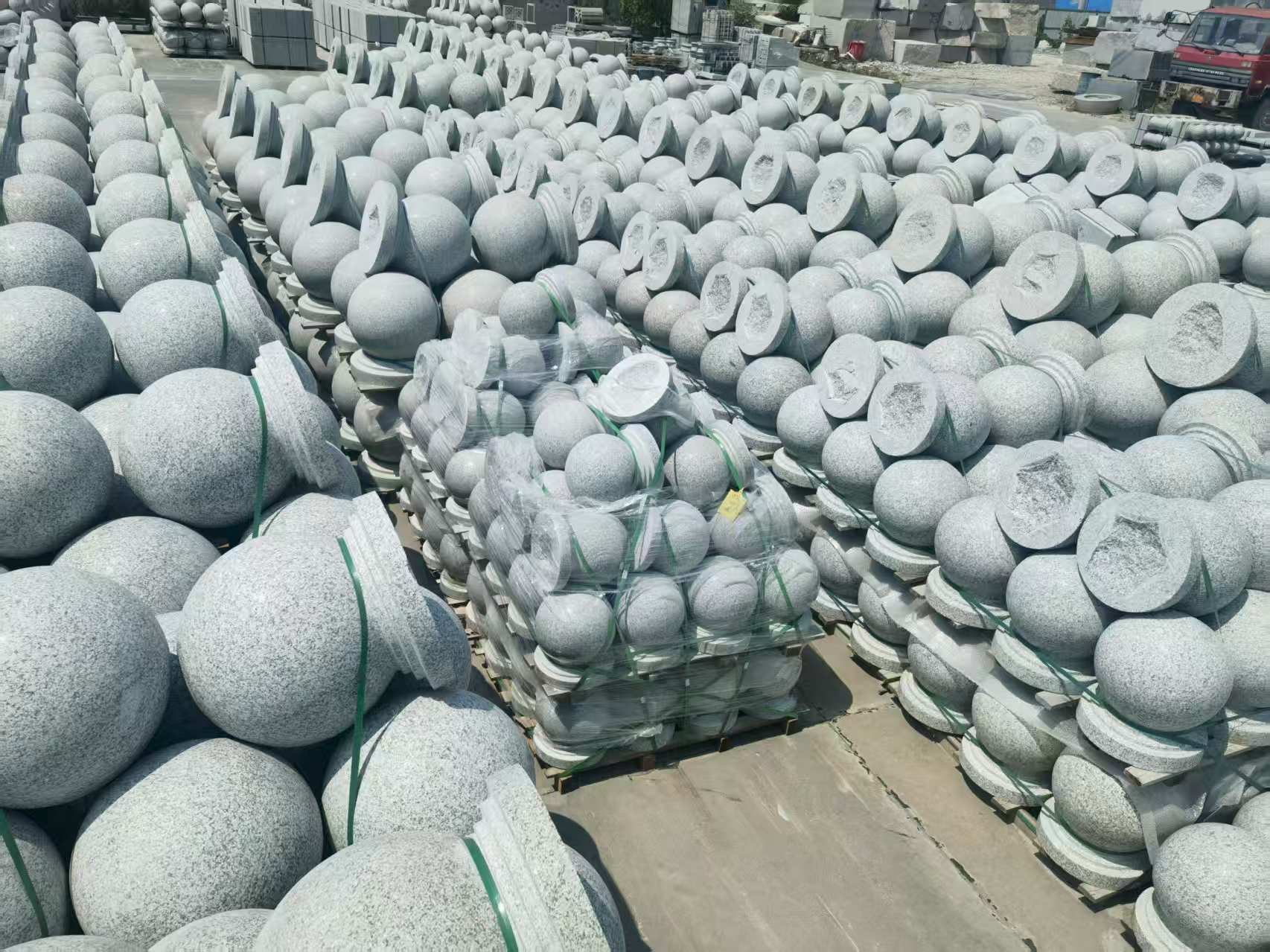  花岗岩实心圆球，石球，挡车球，挡车石，车止石，路障石。