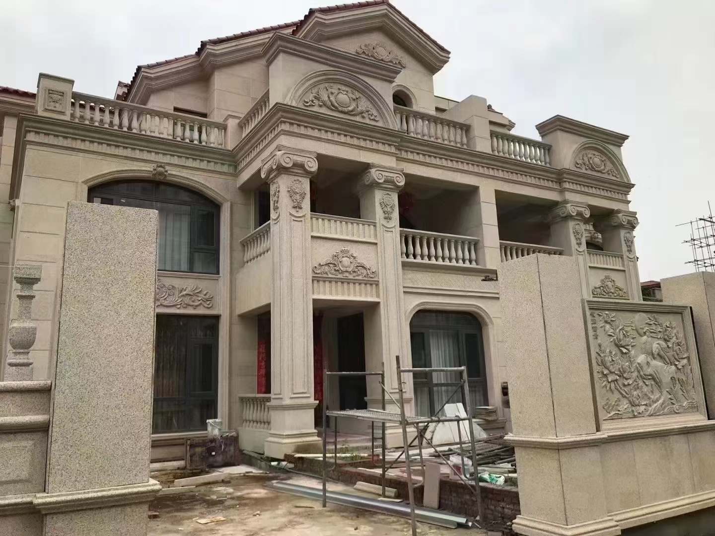 黄金麻别墅外墙安装效果