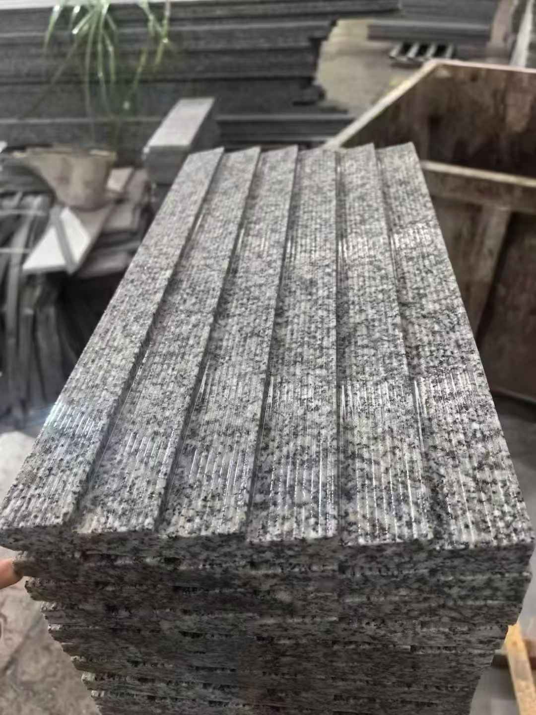  狼牙石