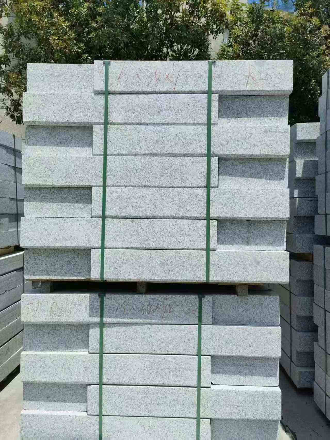  路沿石、路缘石、路侧石、路牙石、马路牙子