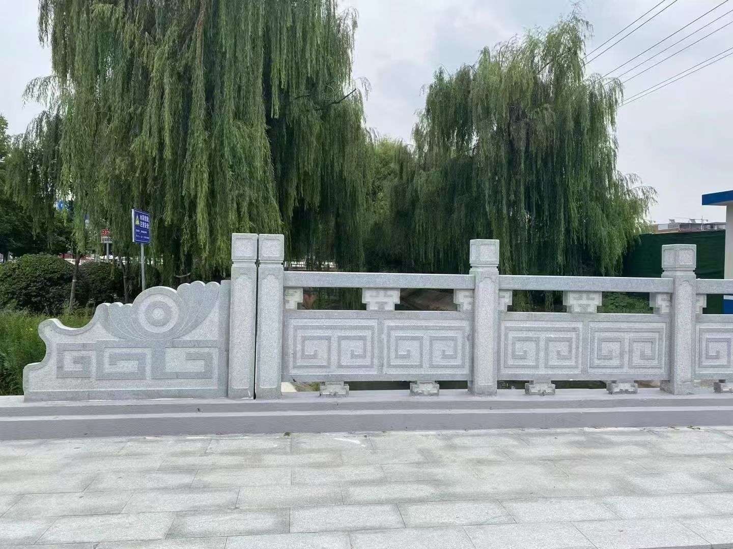  芝麻灰桥栏杆、河道栏杆安装效果