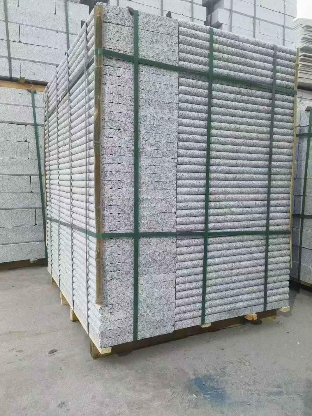  芙蓉白3公分厚磨圆边、拉槽，楼梯踏步