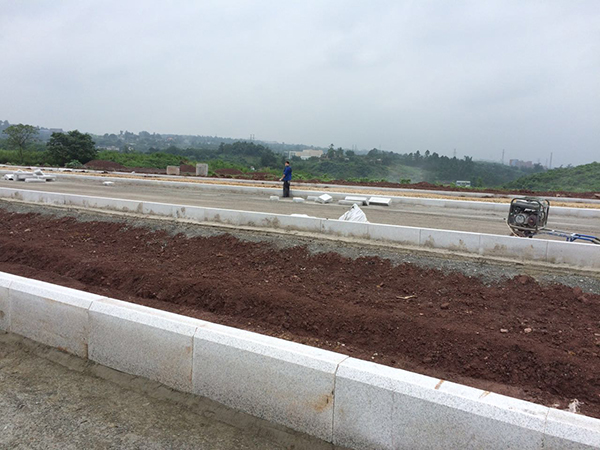 花岗岩路沿石在市政道路上的应用